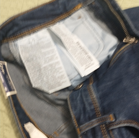 Zara ladies jeans, dark wash, size 8 USA, Rhinestone trim - Picture 5 of 7